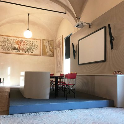 Sala conferenze di Palazzo Ducale Atrio Arcieri Mantova Simetec